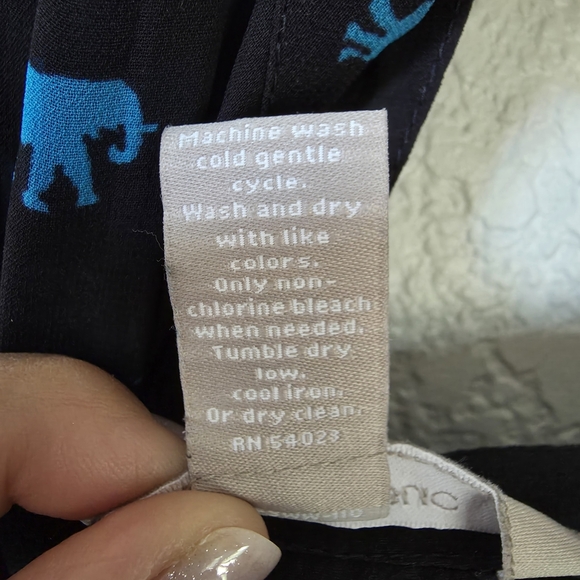 Banana Republic Blue Sleeveless Blouse - Picture 8 of 8